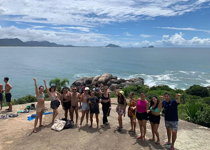 Nomades Beach - Adventure Hostels & Coworking