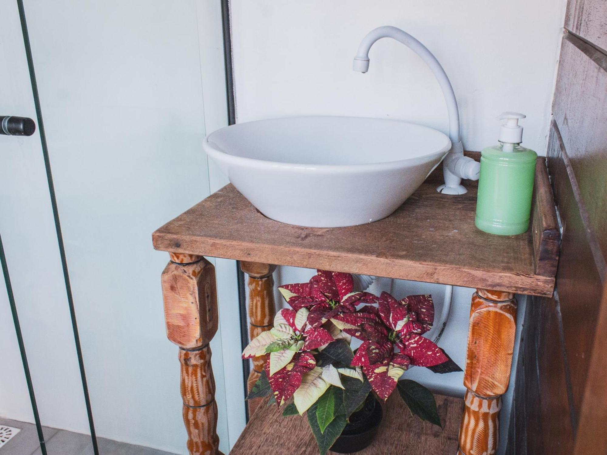 Hostal Nomades - Adventure & Coworking *